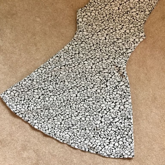 H&M White and Black Dress - Picture 2 of 4